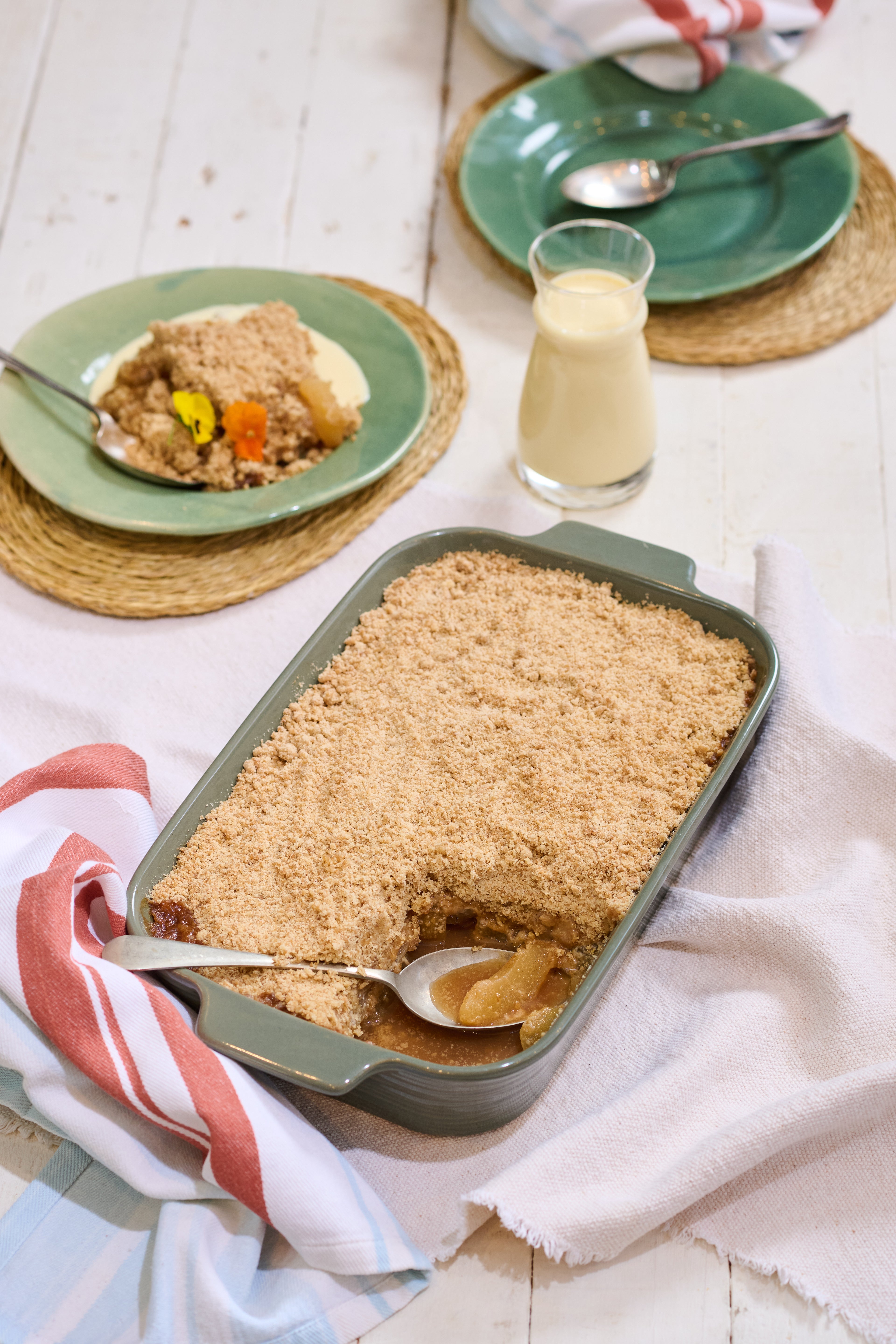 Apple Crumble (for 4)